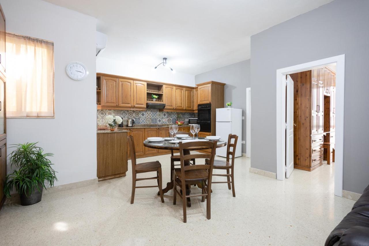 Marsalforn Apartment マルサルフォーン エクステリア 写真